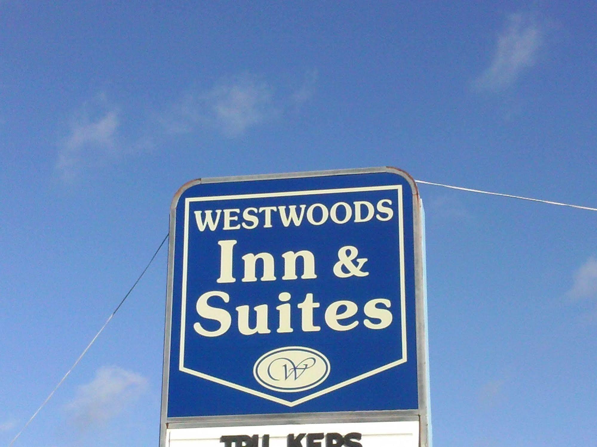Westwoods Inn & Suites Woodhaven Exterior foto